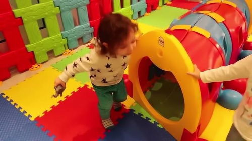 歡樂尋蛋記 兒童樂園里的玩具蛋探險(xiǎn)